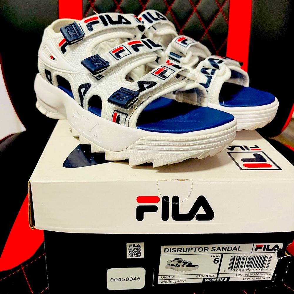 Fila Disruptor Sandal size 6 womens